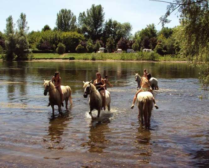 balade a cheval dans la vallée de la Vézère